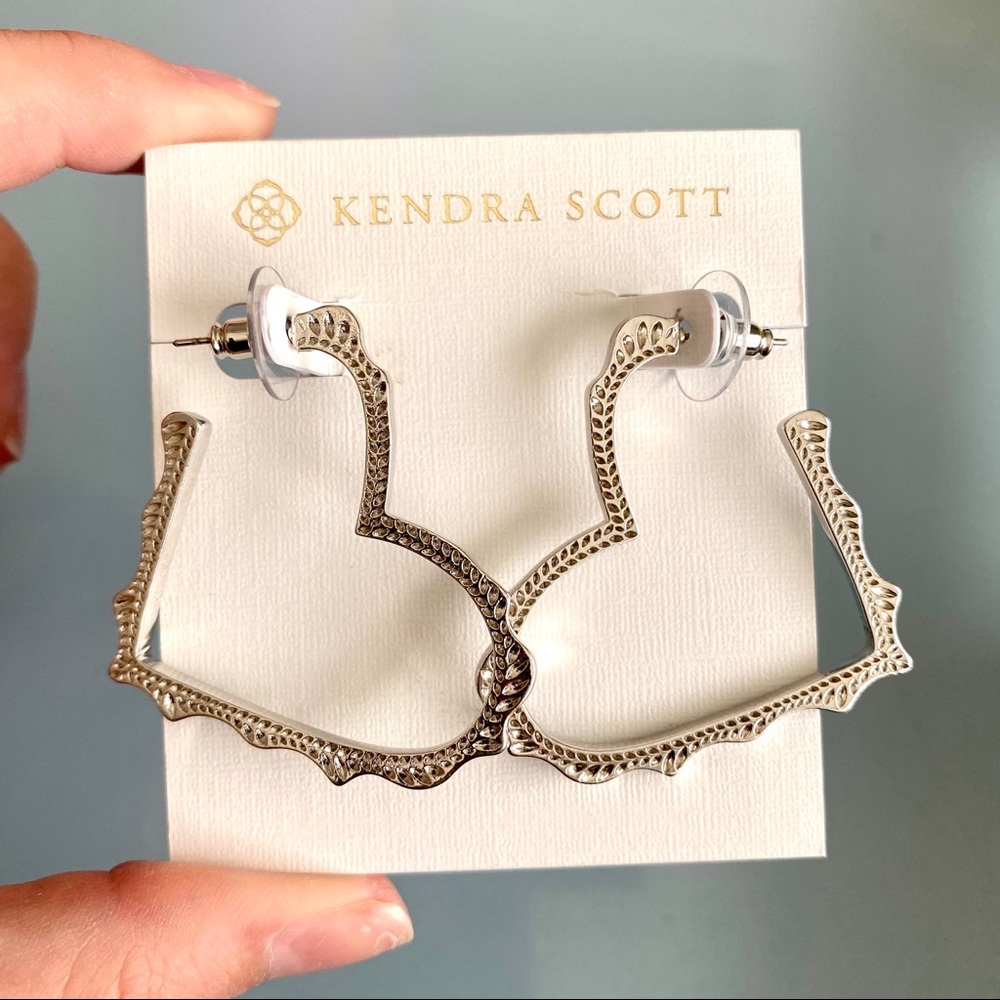 [SOLD] Sophee Heart Hoop Earrings In Silver